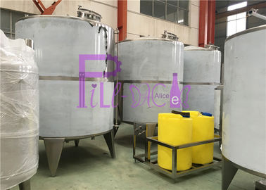 Het UVsysteem van de het Waterbehandeling van de Sterilisator Minerale Filtratie met de opslagtanks van het Roestvrij staalwater