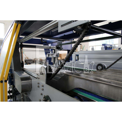 Volledig Automatische Lineair krimpt Omslag voor het Plastic Materiaal van de Flessenverpakking met Gedrukte Films