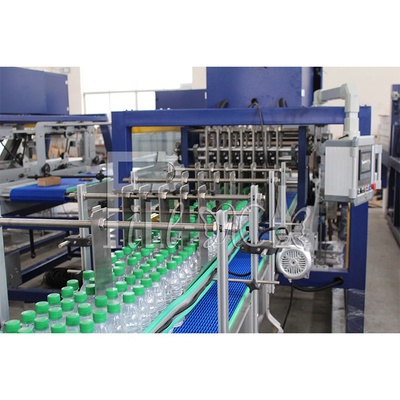 Volledig Automatische Lineair krimpt Omslag voor het Plastic Materiaal van de Flessenverpakking met Gedrukte Films