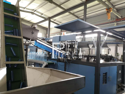 Volautomatische PET-fles blaasvormmachine / apparatuur 2 holte voor 3 - 5L