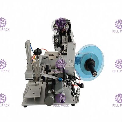 Zelfklevende Stickerfles Etiketteringsmachine 1800BPH Semi Automatisch voor Vierkante Fles 3 Kanten