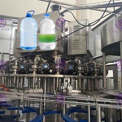 PLC het Water van de Controlehoge snelheid Automatische het Vullen Machine voor Plastiek/HUISDIERENfles