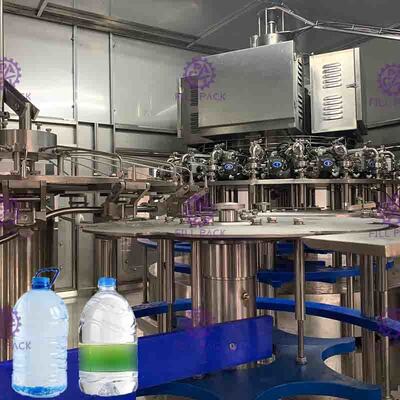 Hoge Capaciteits Drinkwater het Vullen Installatie Plastic Fles Verticale het Vullen Machine