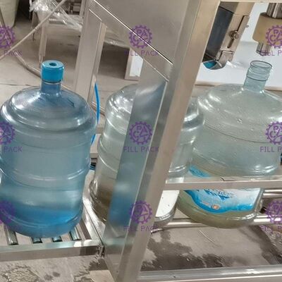 Zuivere Water Bottelende het Vullen Machine 3 in 1 Vloeibaar de Vullermateriaal van Monoblock