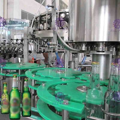 Bierfles 3 in-1 Spoelende het Vullen het Afdekken Machine, Vloeibaar Vullermateriaal