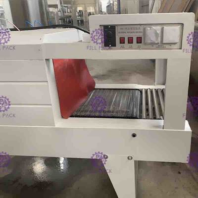 Semi Automatisch krimpt de Machine van de Flessenverpakking voor Kleine Capaciteits Plastic Fles