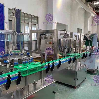 Het Afdekken van 2000BPH Monoblock Mineraal Spoelend Vullend Machine Lineair Type