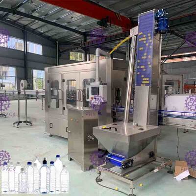 3 in 1 Monoblock-Mineraalwater het Vullende het Afdekken Machine10000bph Plastic Fles Spoelen