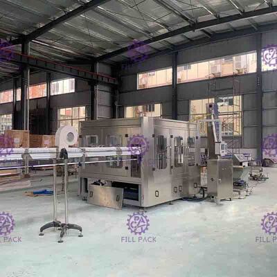PLC de Productielijn van het Controlewater, het Vullen van de Flessenmonoblock van 15000BPH Plastic Machine