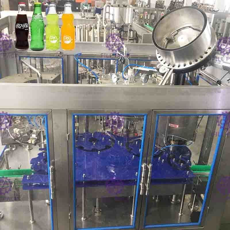 HUISDIEREN Plastic Glas 3 in 1 Monobloc het Flessenvullenmachine/Materiaal/Lijn/Installatie/Systeem van de Sodawaterwijn