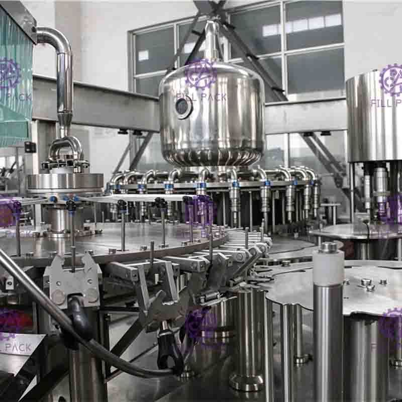 Hoge snelheid Heet het Vullen Machinevruchtensap die en het Afdekken Machines Volumetrisch Type vullen